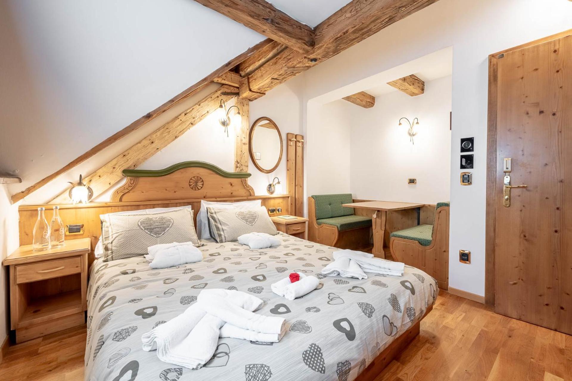 Classic Dreibettzimmer
